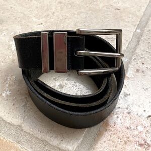 Men's Levis classic leather belt. 34’ black